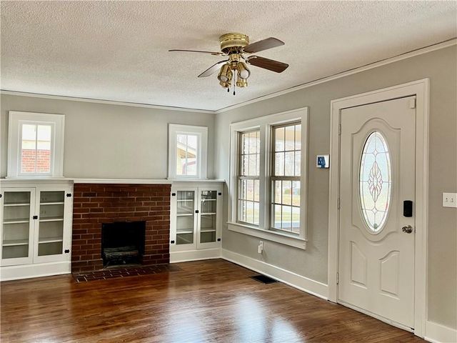 1321 W College Street, Independence, MO 64050