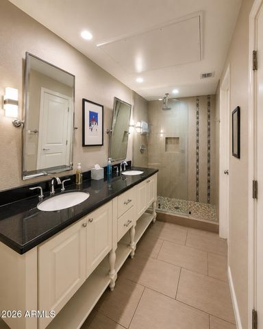 15221 N CLUBGATE Drive 2036, Scottsdale, AZ 85254