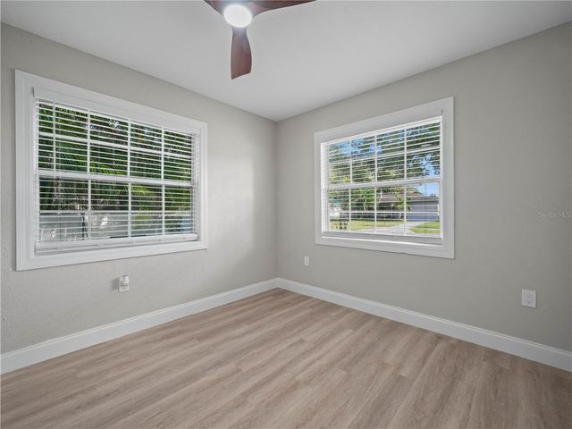 125 80TH AVENUE N, St Petersburg, FL 33702