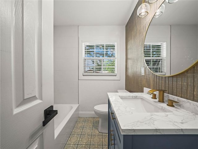 125 80TH AVENUE N, St Petersburg, FL 33702