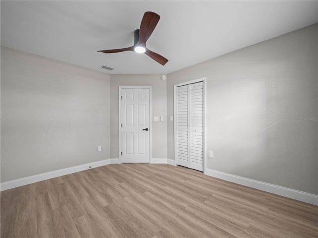 125 80TH AVENUE N, St Petersburg, FL 33702