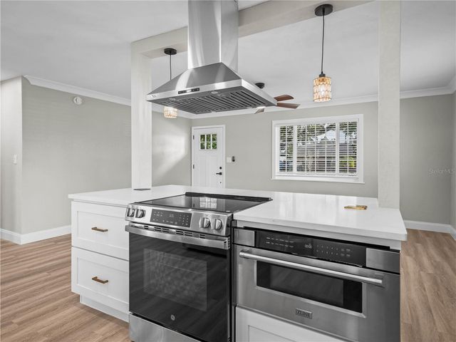 125 80TH AVENUE N, St Petersburg, FL 33702