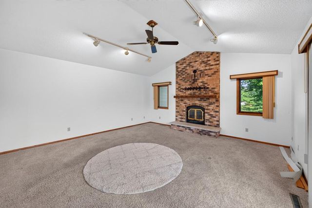 2466 Highview Lane SW, Rochester, MN 55902