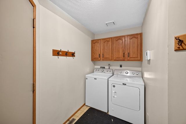 2466 Highview Lane SW, Rochester, MN 55902