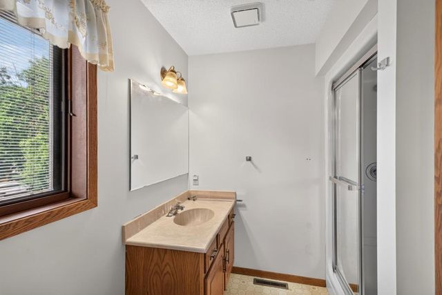 2466 Highview Lane SW, Rochester, MN 55902