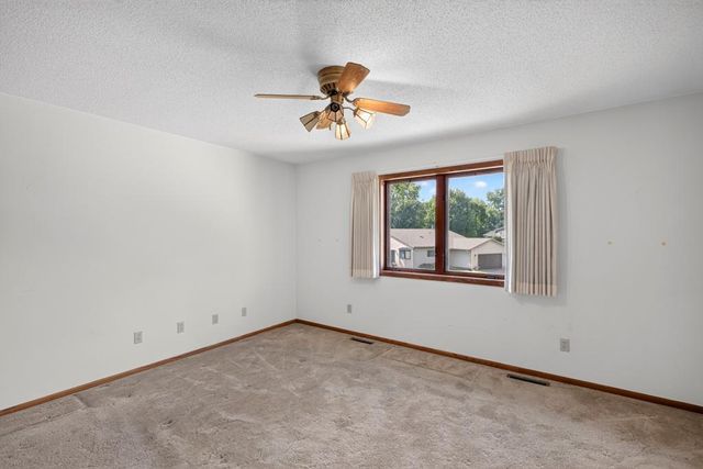 2466 Highview Lane SW, Rochester, MN 55902