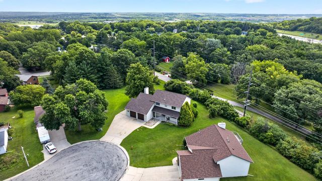 2466 Highview Lane SW, Rochester, MN 55902