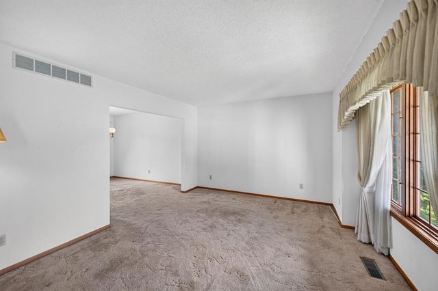 2466 Highview Lane SW, Rochester, MN 55902