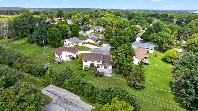 2466 Highview Lane SW, Rochester, MN 55902