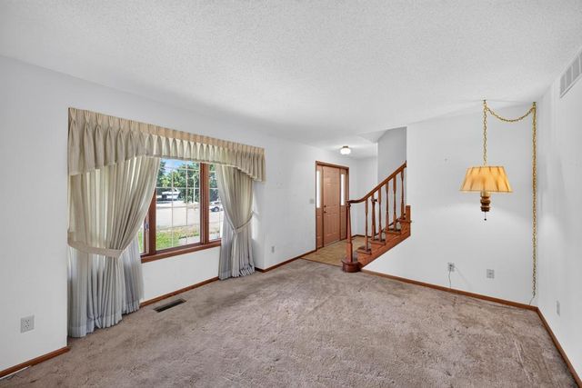 2466 Highview Lane SW, Rochester, MN 55902