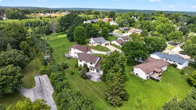 2466 Highview Lane SW, Rochester, MN 55902