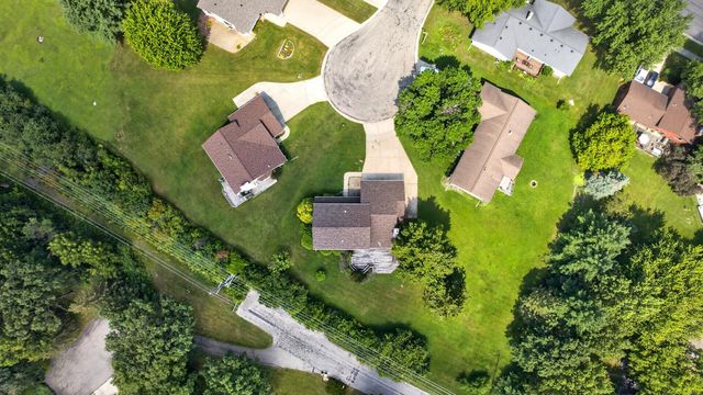 2466 Highview Lane SW, Rochester, MN 55902