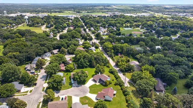 2466 Highview Lane SW, Rochester, MN 55902