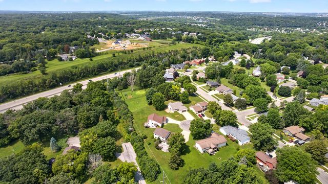 2466 Highview Lane SW, Rochester, MN 55902