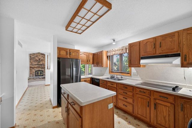 2466 Highview Lane SW, Rochester, MN 55902