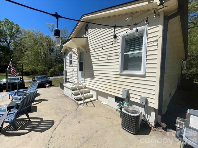 110 9th Street, Black Mountain, NC 28711