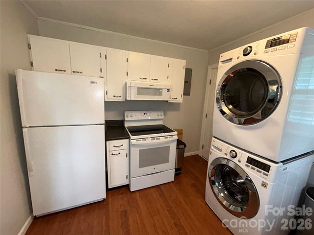 110 9th Street, Black Mountain, NC 28711