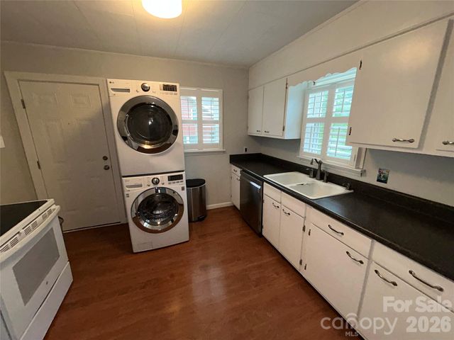 110 9th Street, Black Mountain, NC 28711