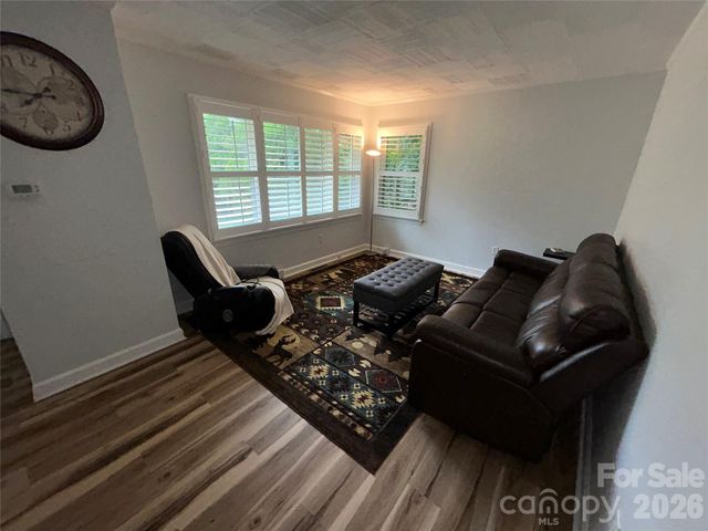 110 9th Street, Black Mountain, NC 28711