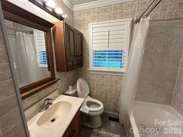 110 9th Street, Black Mountain, NC 28711