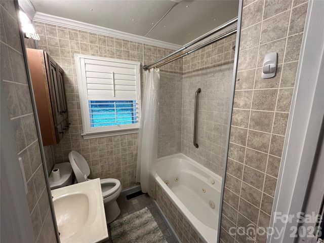110 9th Street, Black Mountain, NC 28711