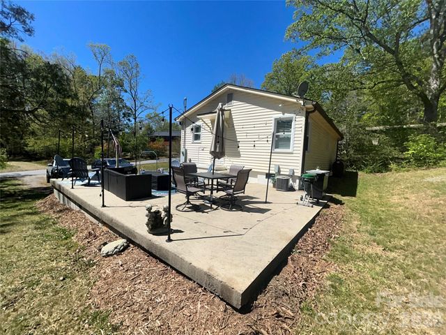 110 9th Street, Black Mountain, NC 28711