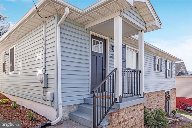 376 STONEWALL ST, Strasburg, VA 22657