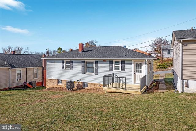 376 STONEWALL ST, Strasburg, VA 22657