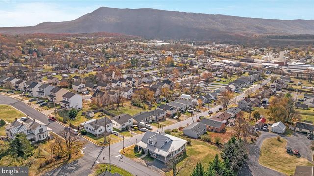 376 STONEWALL ST, Strasburg, VA 22657