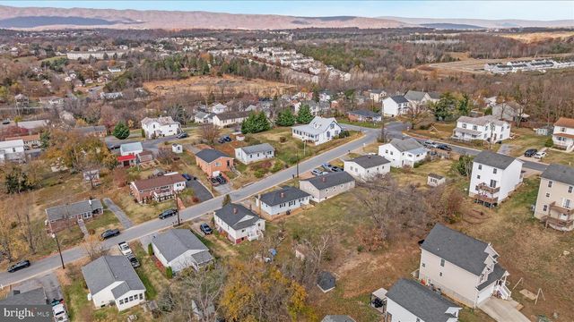 376 STONEWALL ST, Strasburg, VA 22657