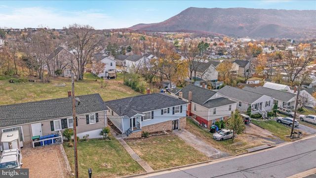 376 STONEWALL ST, Strasburg, VA 22657