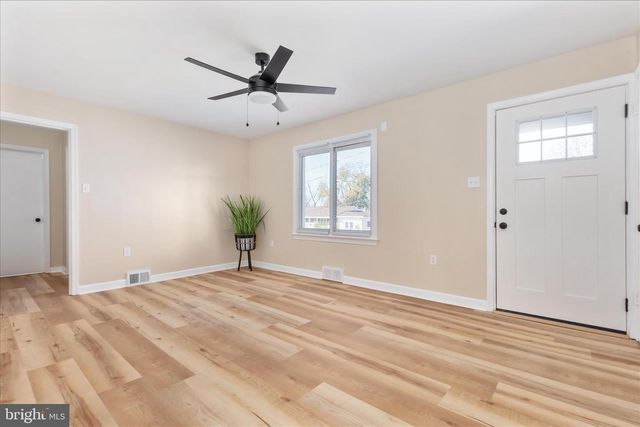 376 STONEWALL ST, Strasburg, VA 22657