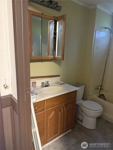 6620 301st Street Ct S, Roy, WA 98580
