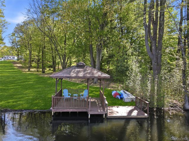 105 Old Corner Road, Bedford, NY 10506
