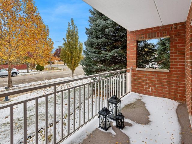 8650 N Shermer Road 102, Niles, IL 60714