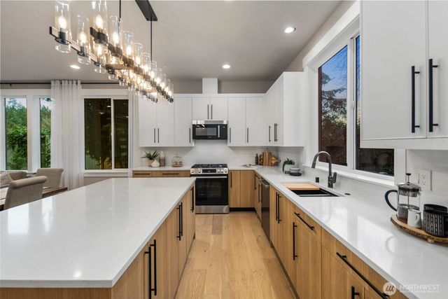 5012 114th Avenue NE, Kirkland, WA 98033