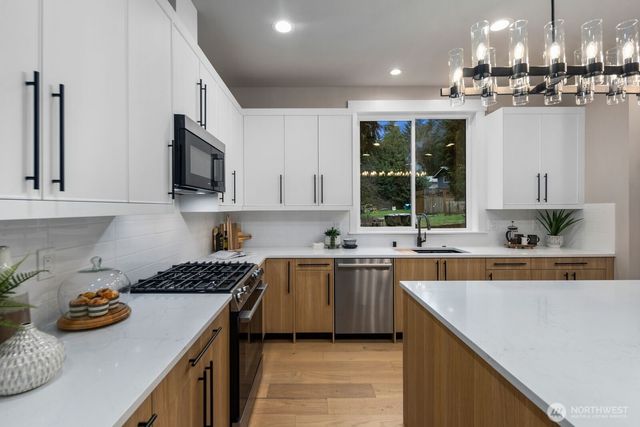 5012 114th Avenue NE, Kirkland, WA 98033
