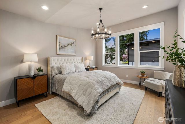 5012 114th Avenue NE, Kirkland, WA 98033