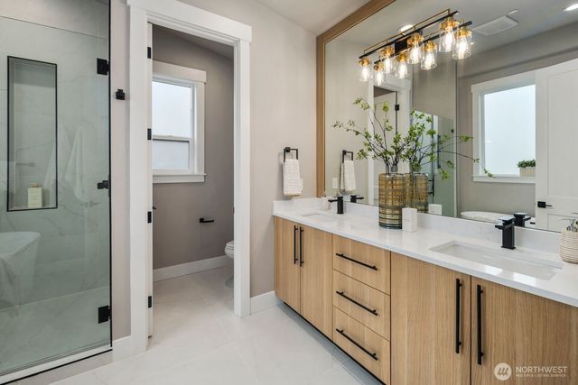 5012 114th Avenue NE, Kirkland, WA 98033