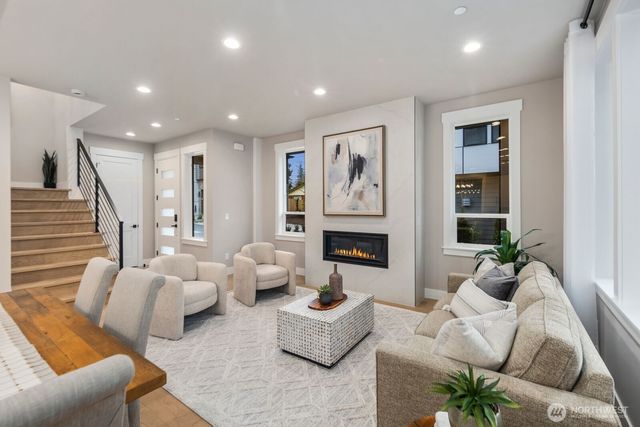5012 114th Avenue NE, Kirkland, WA 98033