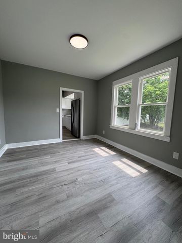 22 W ACADEMY ST, Clayton, NJ 08312