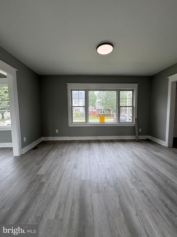 22 W ACADEMY ST, Clayton, NJ 08312