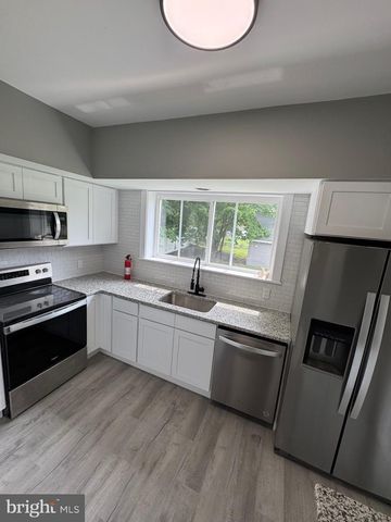 22 W ACADEMY ST, Clayton, NJ 08312