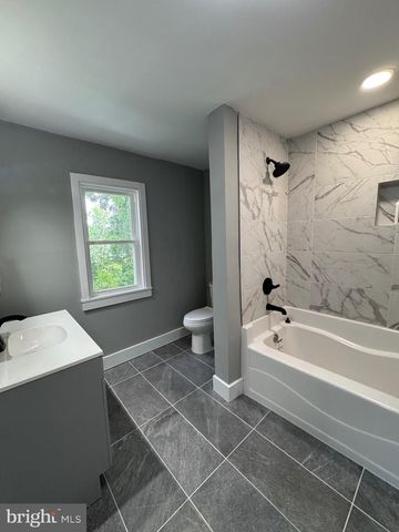 22 W ACADEMY ST, Clayton, NJ 08312