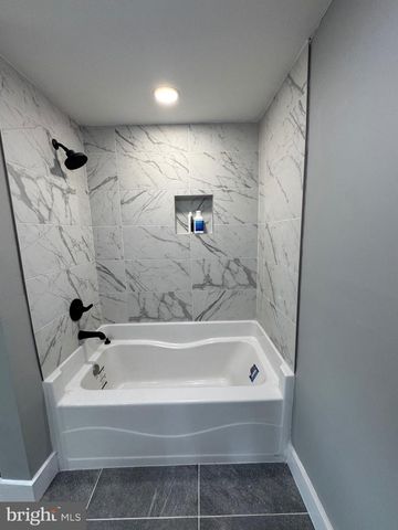 22 W ACADEMY ST, Clayton, NJ 08312