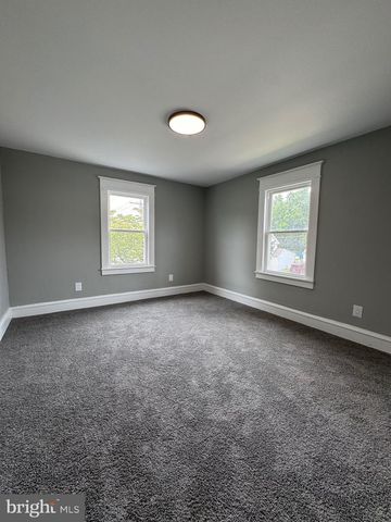 22 W ACADEMY ST, Clayton, NJ 08312