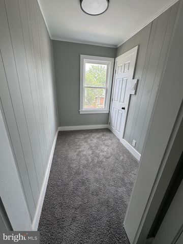 22 W ACADEMY ST, Clayton, NJ 08312