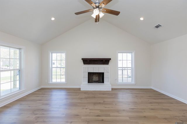 1553 W Fairview Dr, Baton Rouge, LA 70816