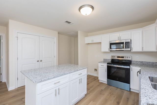 1553 W Fairview Dr, Baton Rouge, LA 70816