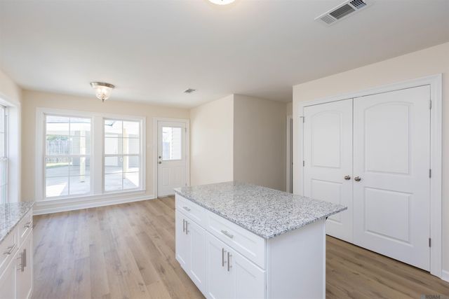 1553 W Fairview Dr, Baton Rouge, LA 70816